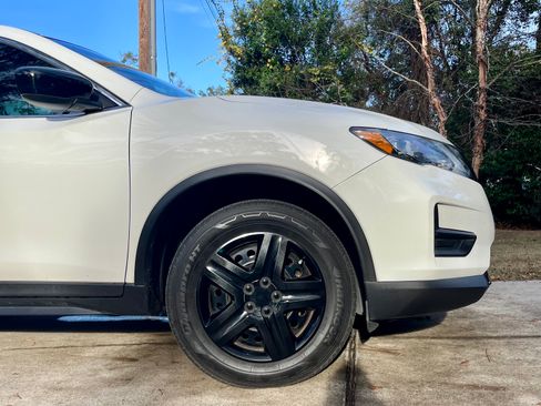 Used 2020 Nissan Rogue S image 5