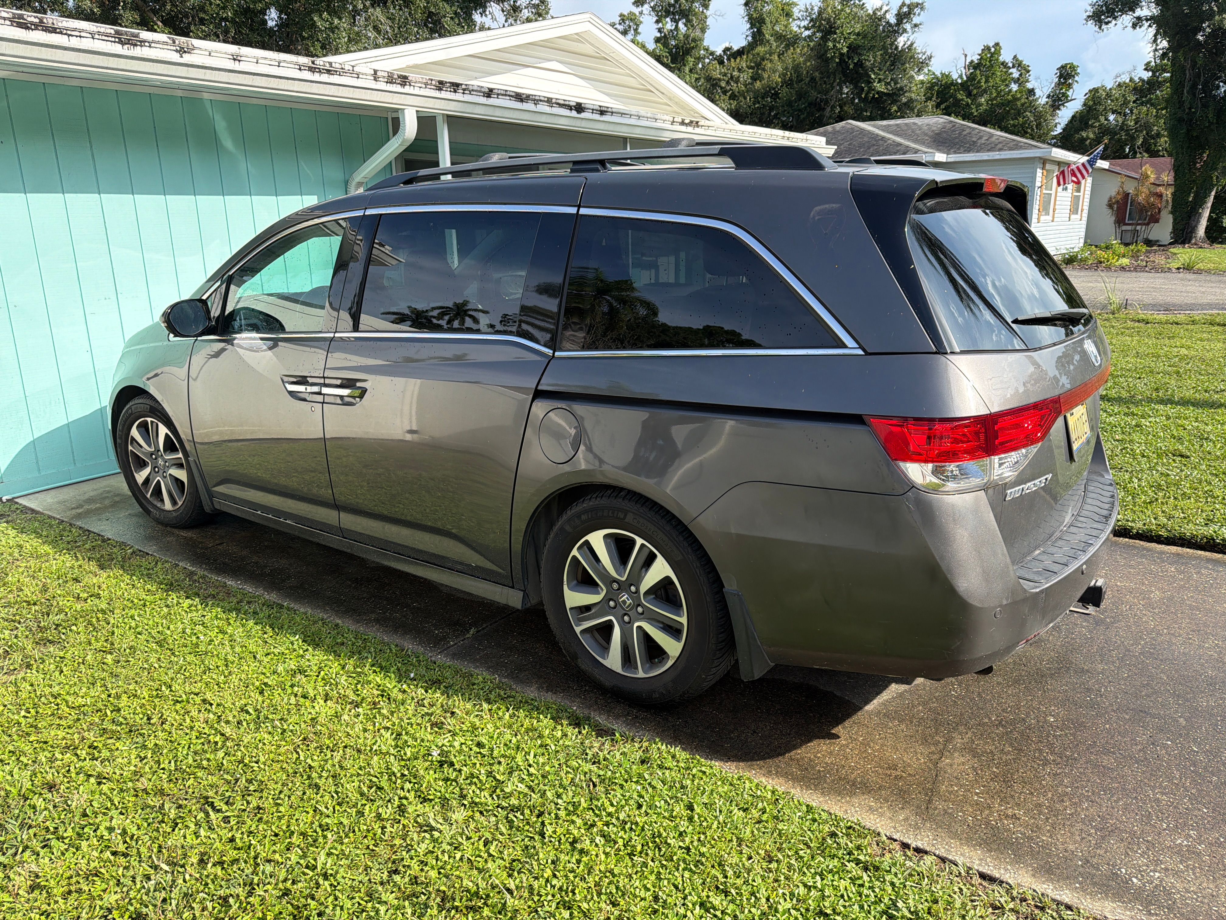 Used 2014 Honda Odyssey Touring Elite image 4