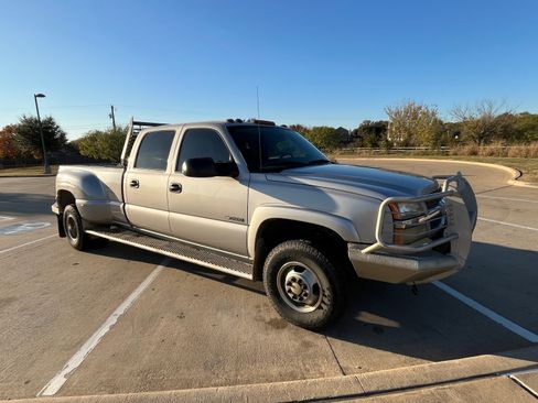 Used 2004 Chevrolet Silverado 3500 LS w/ Skid Plate Package image 2