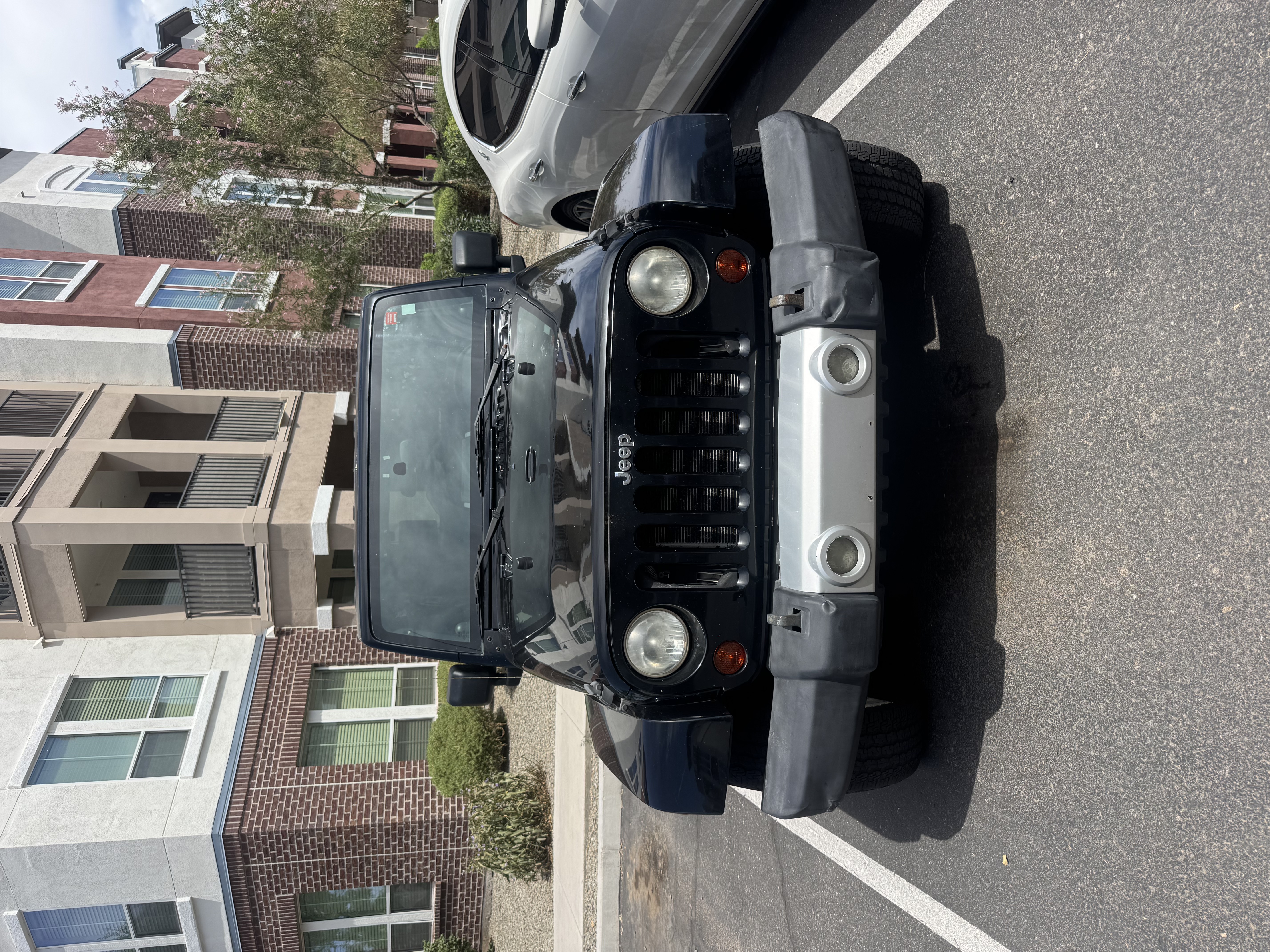 Used 2008 Jeep Wrangler Unlimited Sahara w/ Dual Top Group AWD/4WD image 2