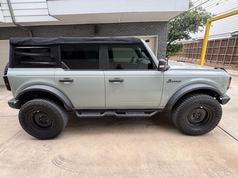 Used 2021 Ford Bronco Badlands AWD/4WD image 4