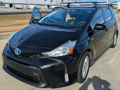 Used 2015 Toyota Prius V Four image 2
