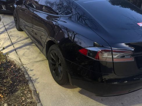 Used 2020 Tesla Model S Long Range Plus image 6