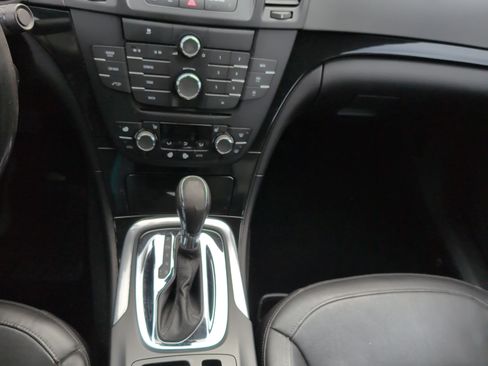 Used 2011 Buick Regal CXL image 12