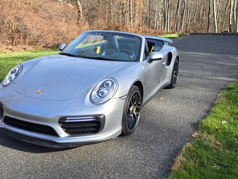 Used 2019 Porsche 911 Turbo S image 12