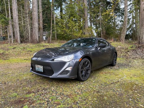 Used 2015 Scion FR-S image 1