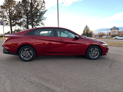 Used 2024 Hyundai Elantra SEL image 6