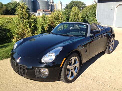 Used 2007 Pontiac Solstice GXP w/ Premium Package image 2