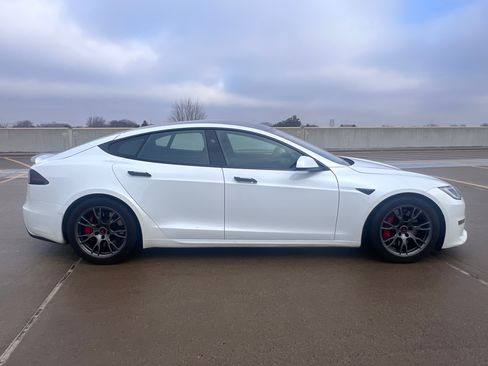 Used 2023 Tesla Model S Plaid image 2