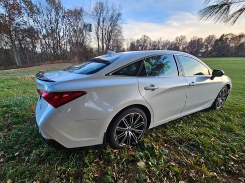 Used 2019 Toyota Avalon Touring image 18