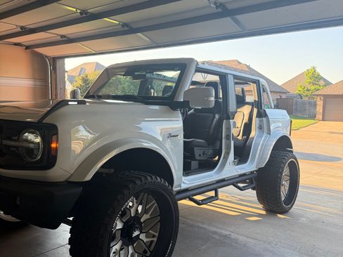 Used 2021 Ford Bronco Outer Banks image 11