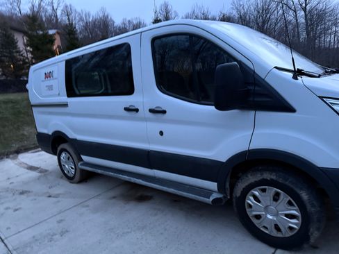 Used 2017 Ford Transit 250 130 Low Roof w/ Exterior Upgrade Package image 9