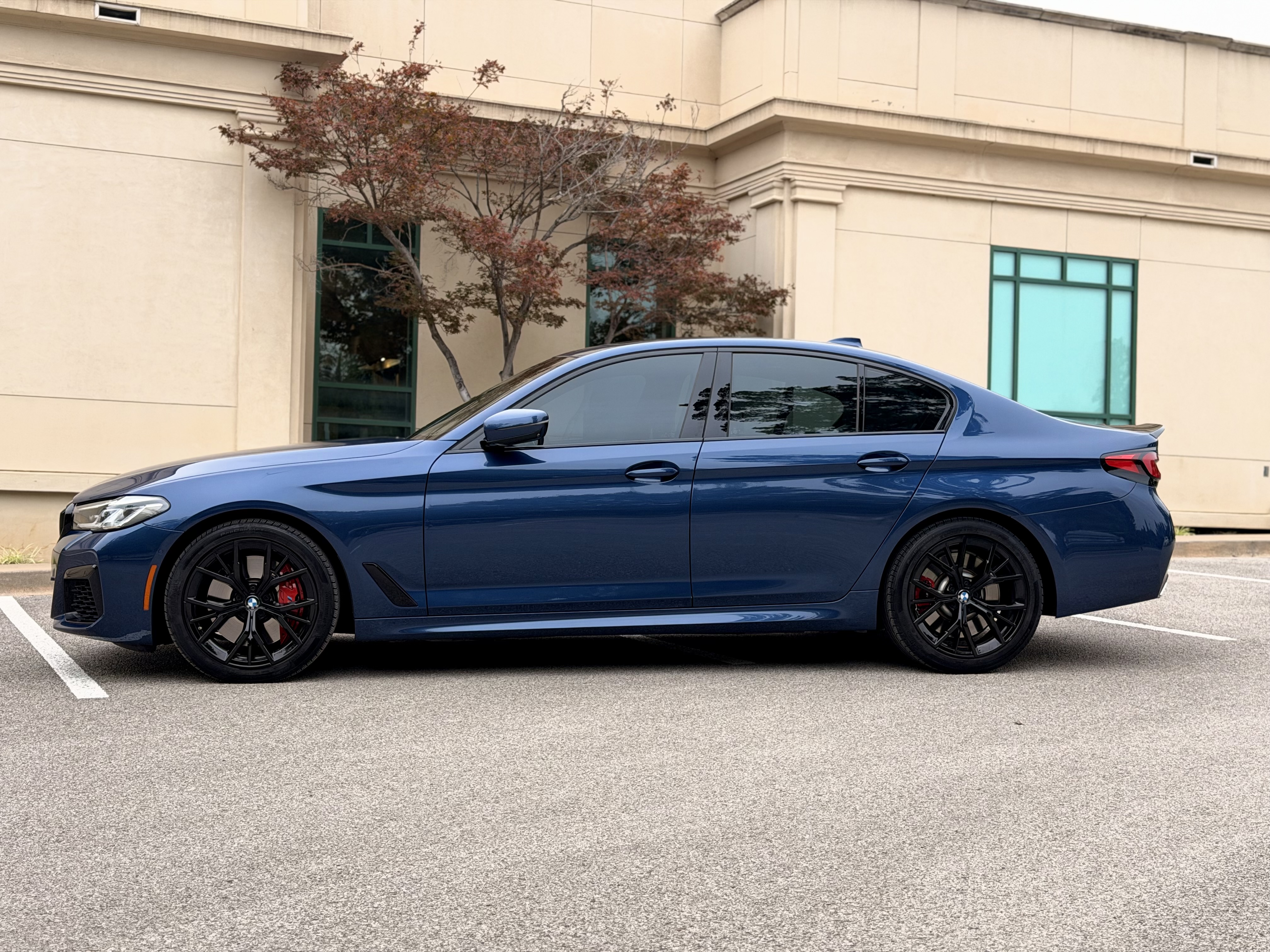 Used 2021 BMW 540i w/ Executive Package RWD image 2