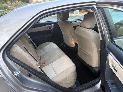 Used 2015 Toyota Corolla LE FWD image 11