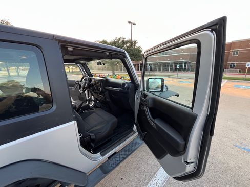Used 2012 Jeep Wrangler Sport AWD/4WD image 19