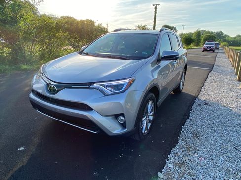 Used 2017 Toyota RAV4 Limited w/ Advanced Technology Package AWD/4WD image 4