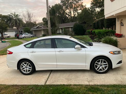 Used 2014 Ford Fusion SE image 8
