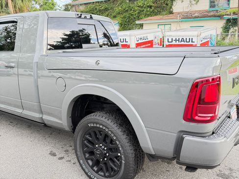 Used 2026 RAM 2500 Limited AWD/4WD image 2