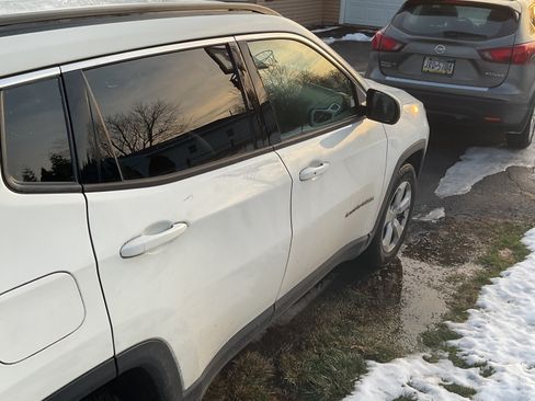 Used 2018 Jeep Compass Latitude w/ Popular Equipment Group image 9