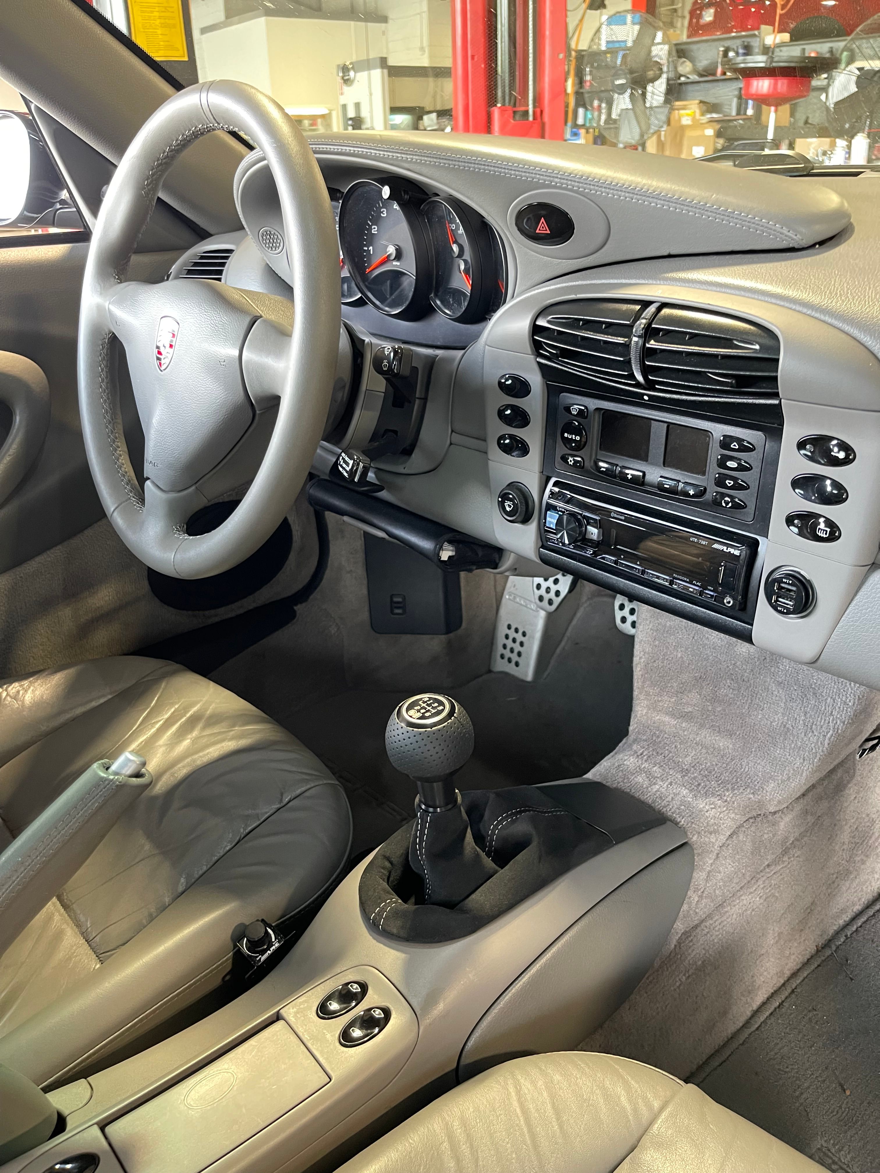 Used 2001 Porsche 911 GT3 RS image 5