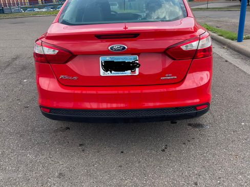 Used 2014 Ford Focus SE w/ SE Winter Package FWD image 5