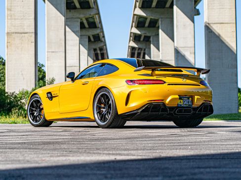 Used 2018 Mercedes-Benz AMG GT R image 16