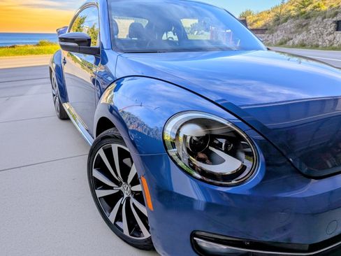Used 2013 Volkswagen Beetle 2.0T image 2
