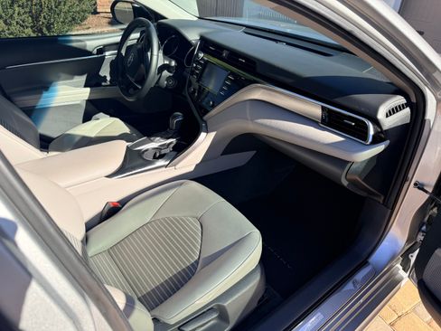 Used 2018 Toyota Camry SE w/ Protection Package (Q2) image 10