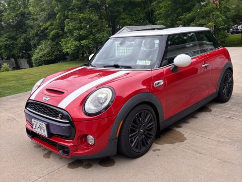 Used 2016 MINI Cooper S FWD image 1