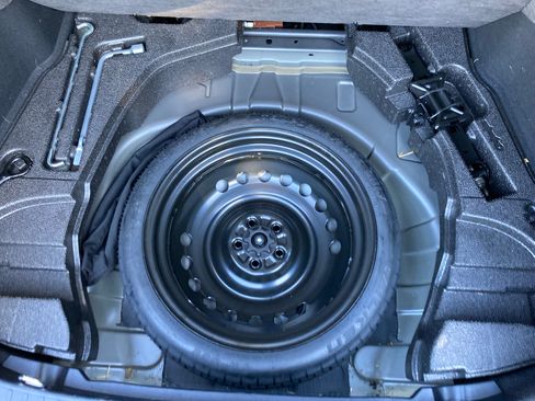 Used 2018 Toyota Prius Three image 23