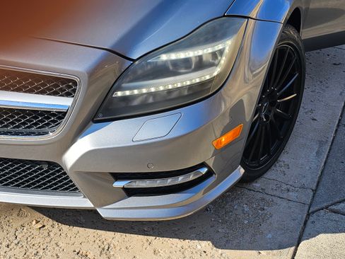 Used 2012 Mercedes-Benz CLS 550 image 8