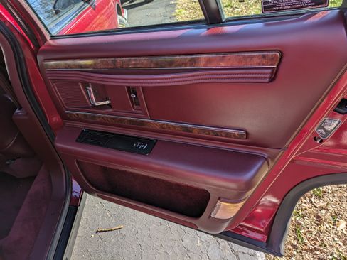 Used 1995 Buick Roadmaster Limited image 24