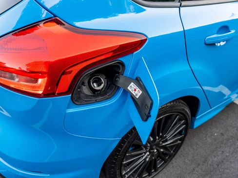 Used 2017 Ford Focus RS AWD/4WD image 11