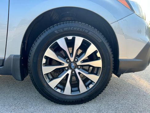 Used 2015 Subaru Outback 2.5i Limited AWD/4WD image 10