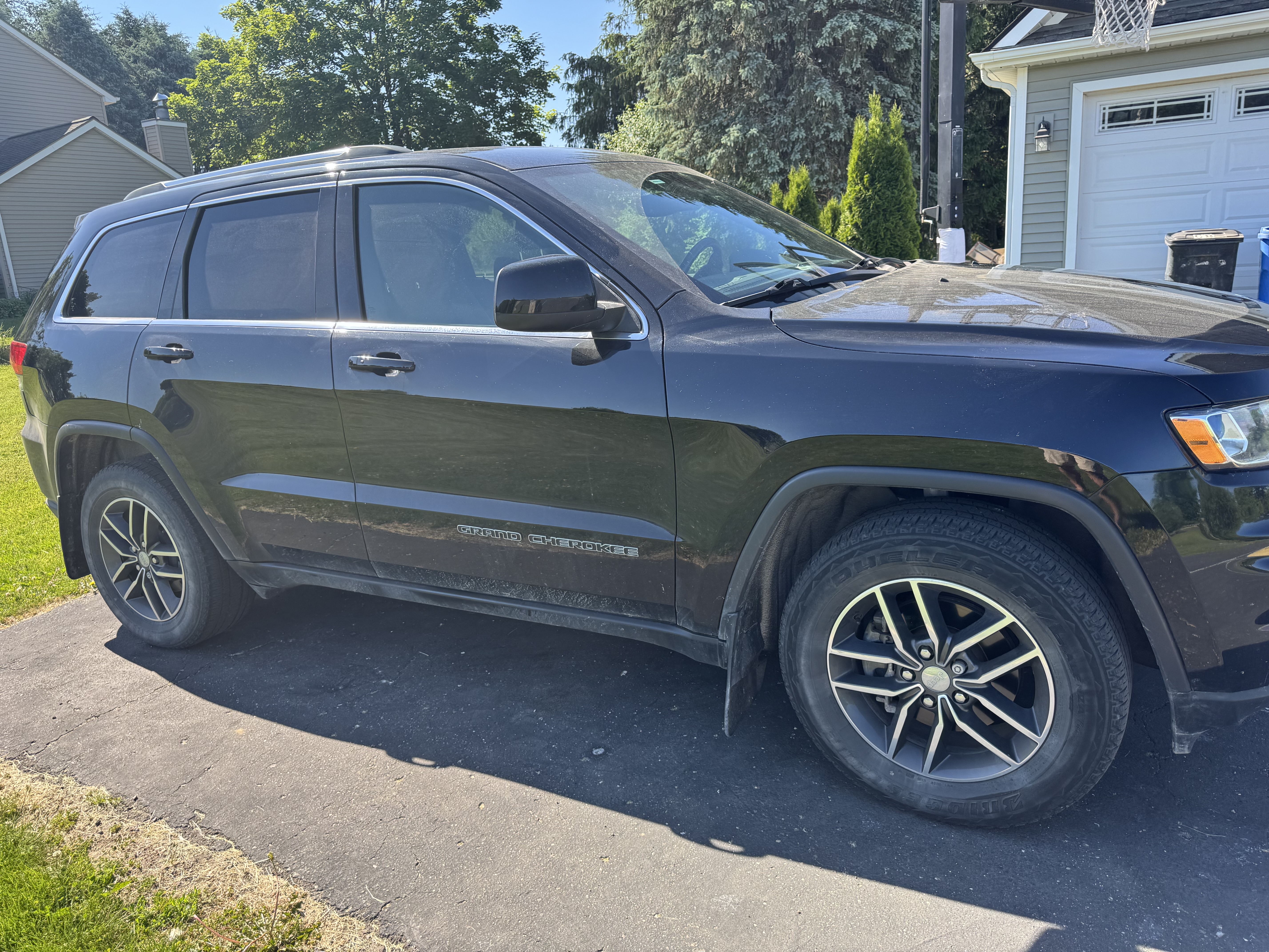 Used 2018 Jeep Grand Cherokee Laredo RWD image 4