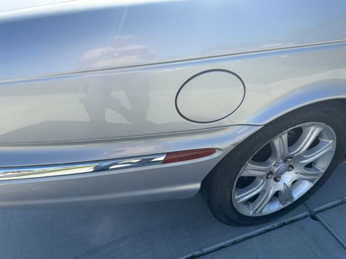 Used 2005 Jaguar XJ8 image 14