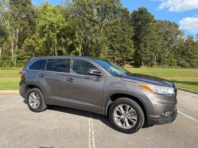 Used 2016 Toyota Highlander LE