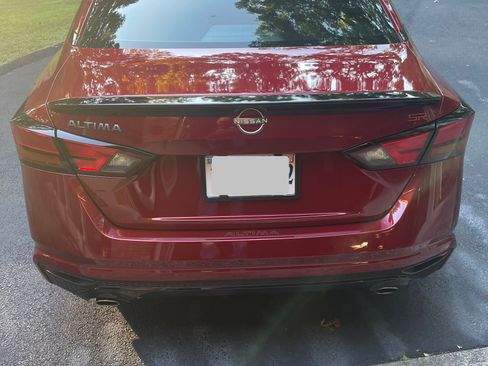 Used 2024 Nissan Altima 2.5 SR w/ SR Premium Package image 2