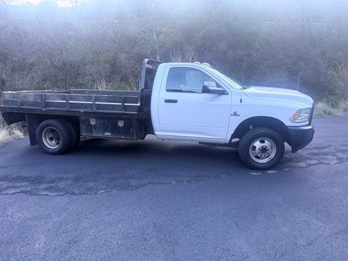 Used 2017 RAM 3500 Tradesman w/ Power & Remote Entry Group image 2