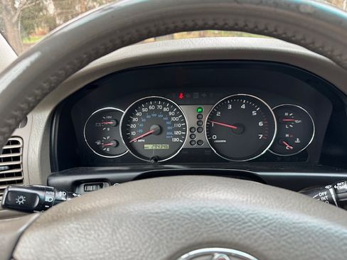 Used 2004 Toyota Land Cruiser image 15