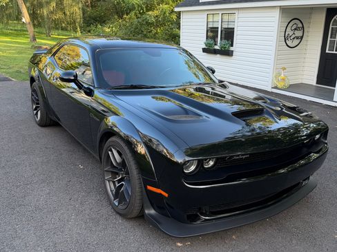 Used 2022 Dodge Challenger R/T Scat Pack RWD image 2