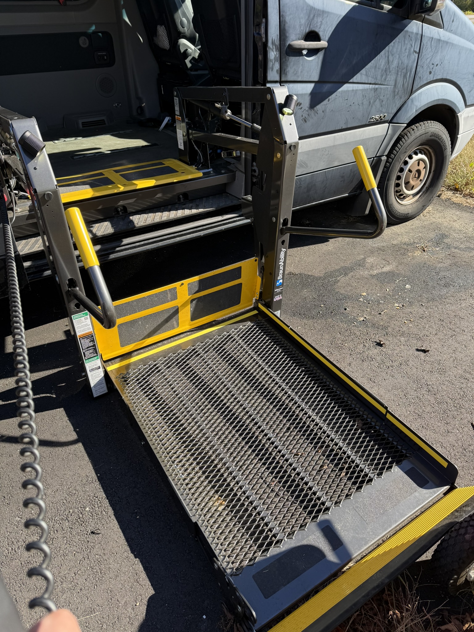 Used 2011 Mercedes-Benz Sprinter 2500 image 1