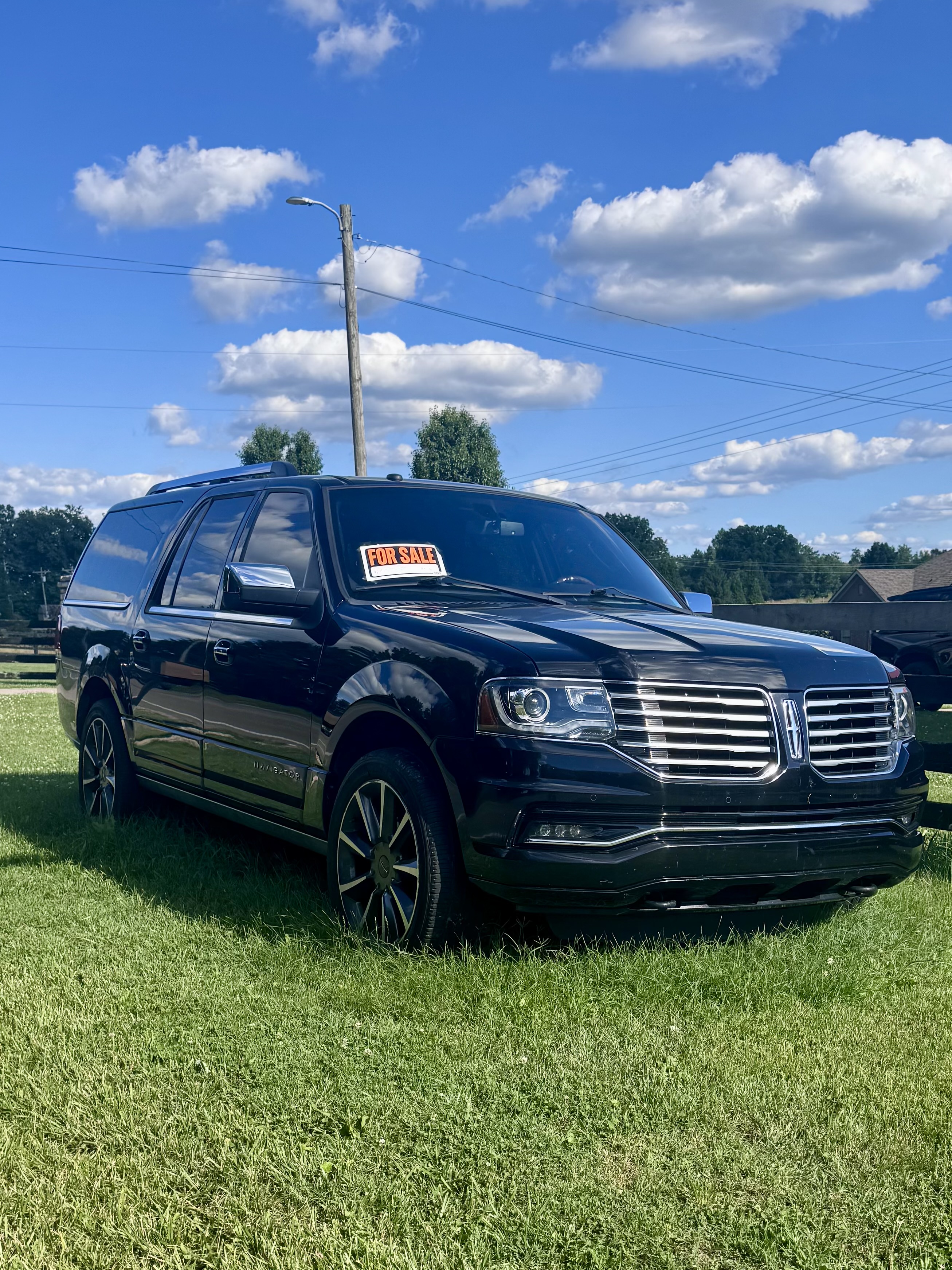 Used 2016 Lincoln Navigator L Reserve AWD/4WD image 1