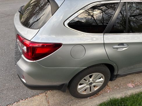 Used 2015 Subaru Outback 2.5i Premium AWD/4WD image 15