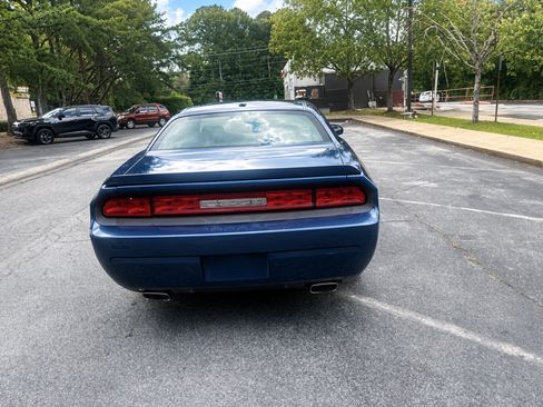 Used 2010 Dodge Challenger R/T RWD image 9