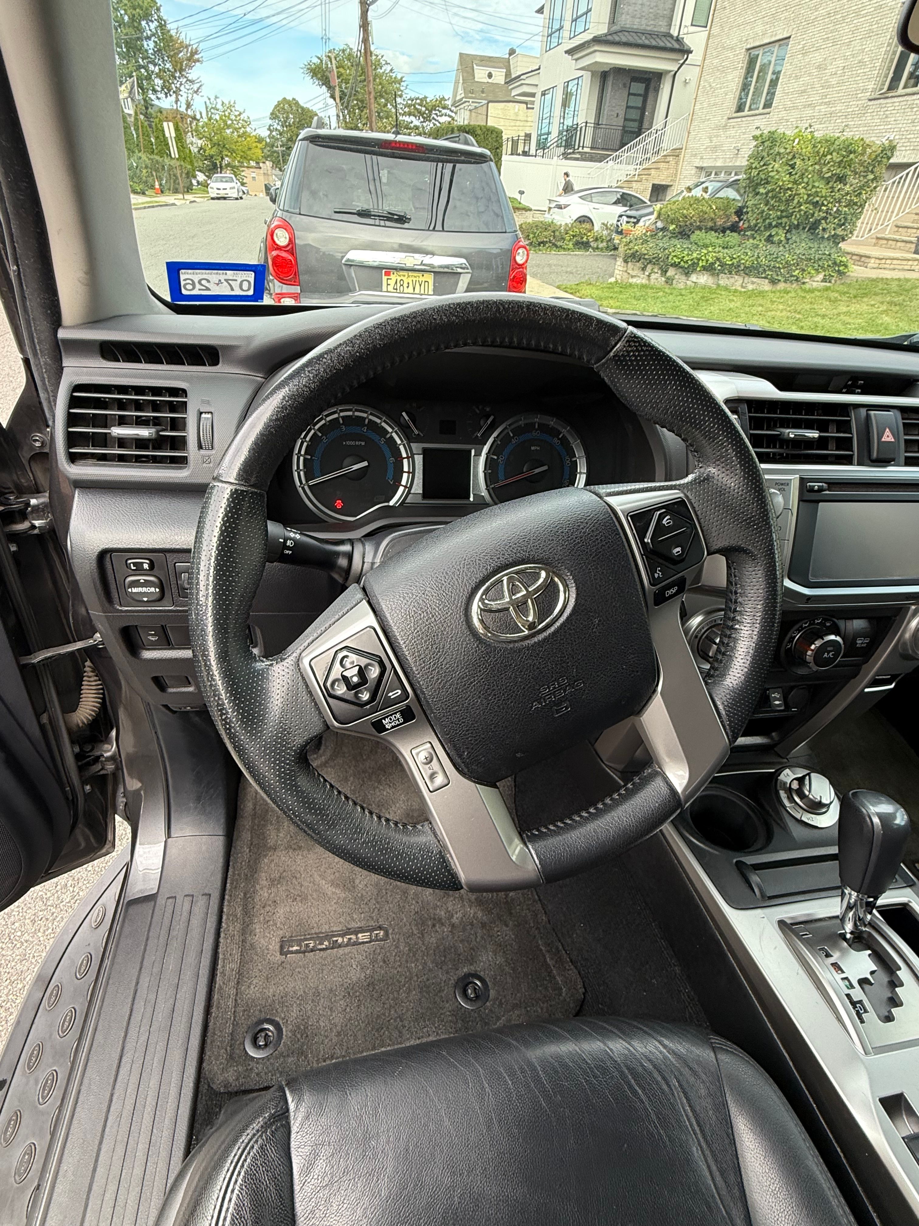 Used 2015 Toyota 4Runner SR5 AWD/4WD image 24