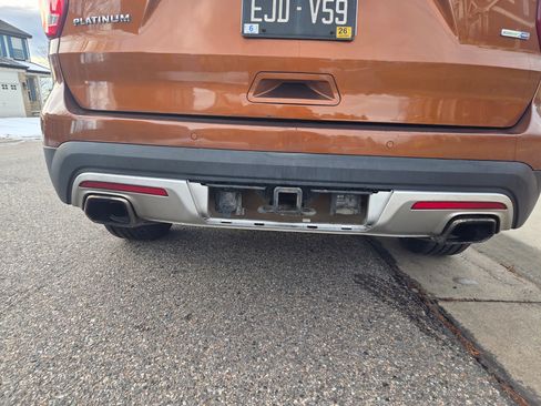 Used 2017 Ford Explorer Platinum image 4