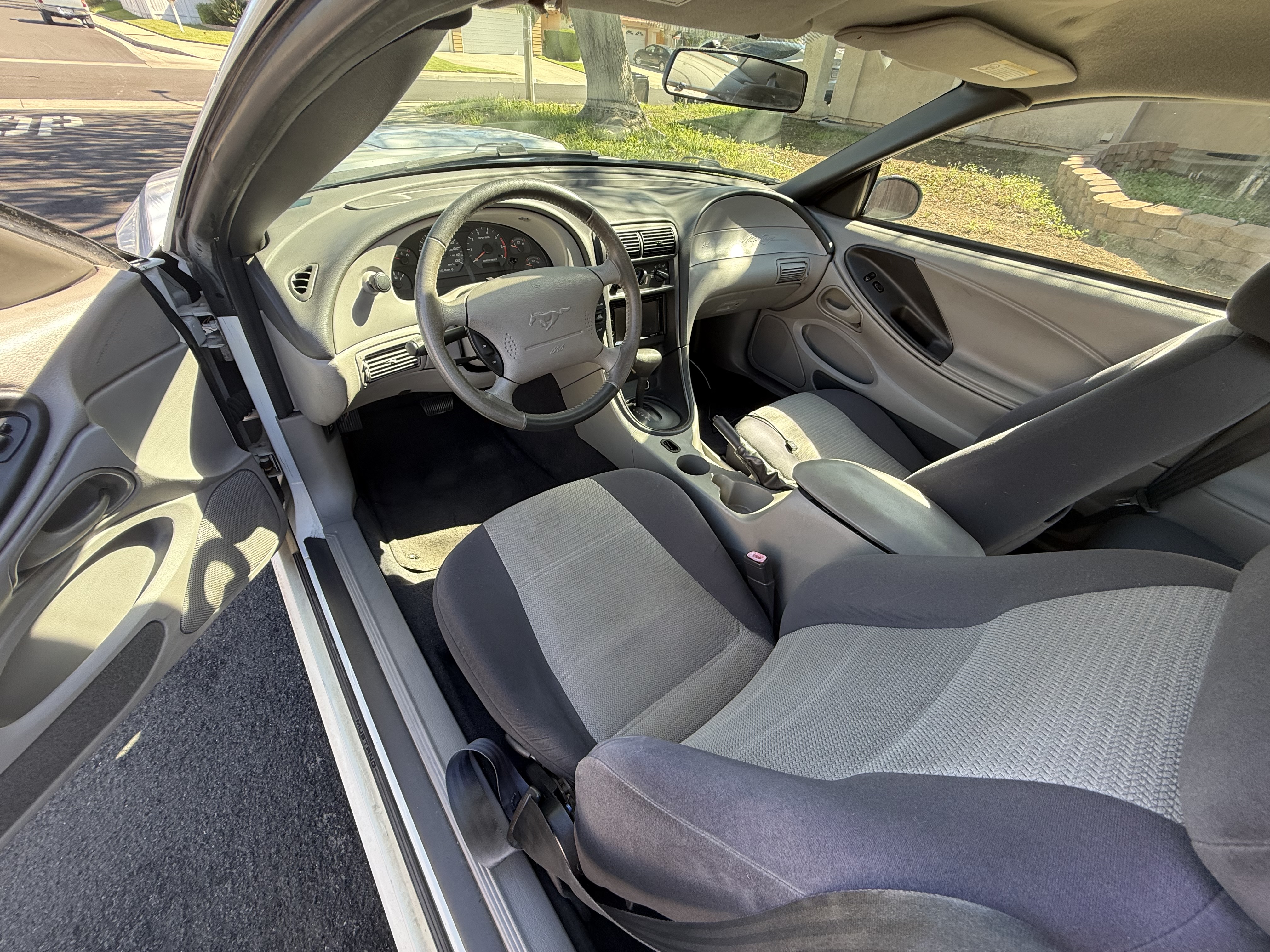Used 2004 Ford Mustang Coupe RWD image 11