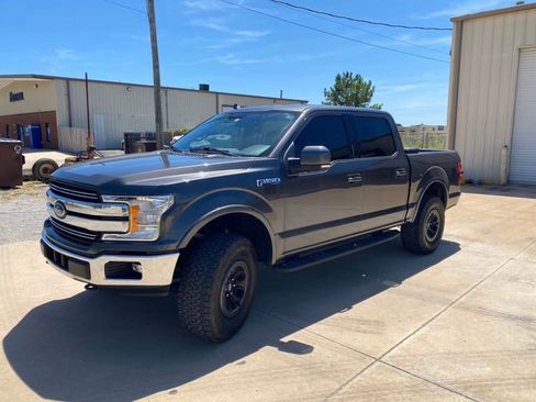 Used 2018 Ford F150 Lariat image 2