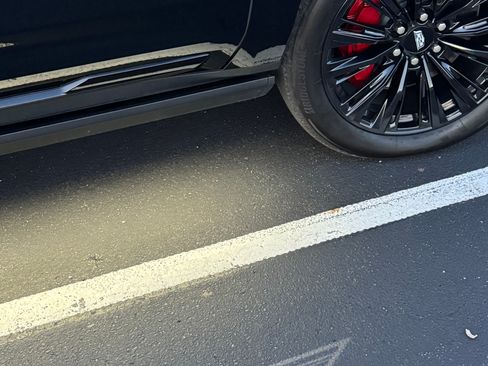 Used 2024 Cadillac Escalade ESV V w/ LPO, ONYX Package image 11